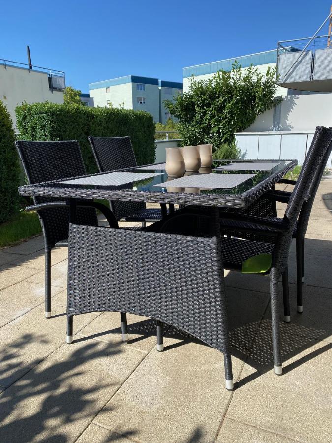 3 Zimmer Apartment In S-Bahn Naehe, 76 Qm, Max 5 Pers, 30Qm Dachterasse, Garage, Internet 1000 Mbit Gärtringen Exterior foto