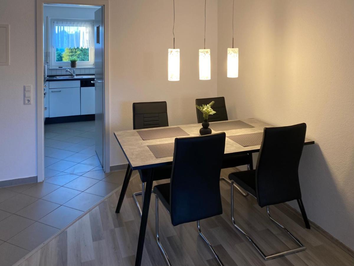 3 Zimmer Apartment In S-Bahn Naehe, 76 Qm, Max 5 Pers, 30Qm Dachterasse, Garage, Internet 1000 Mbit Gärtringen Exterior foto