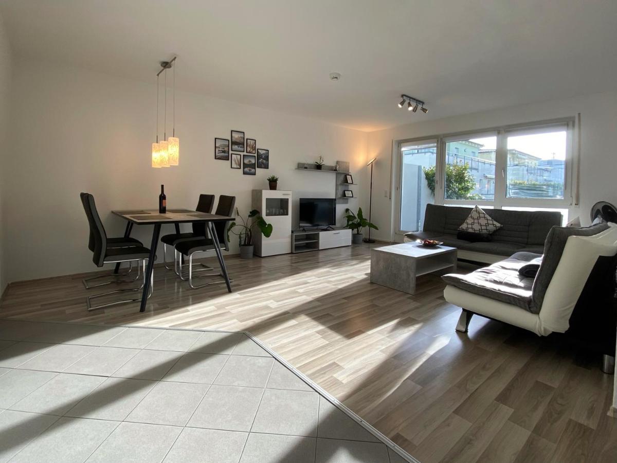 3 Zimmer Apartment In S-Bahn Naehe, 76 Qm, Max 5 Pers, 30Qm Dachterasse, Garage, Internet 1000 Mbit Gärtringen Exterior foto